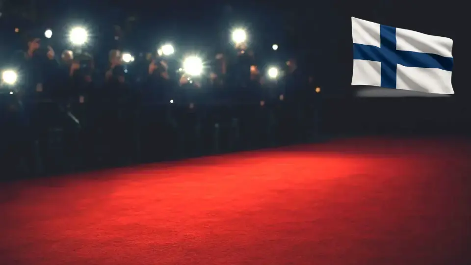 Veronica Verho odottaa koiransa magneettikuvausta