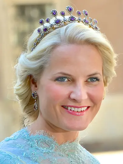 Dronning Mette-Marit missar riksdagens öppning på grund av luftvägsinfektion